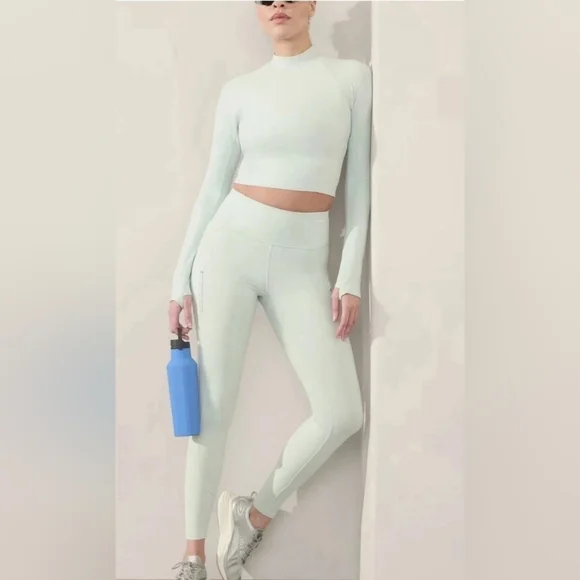 Athleta Rainier Tight - Picture 2 of 4